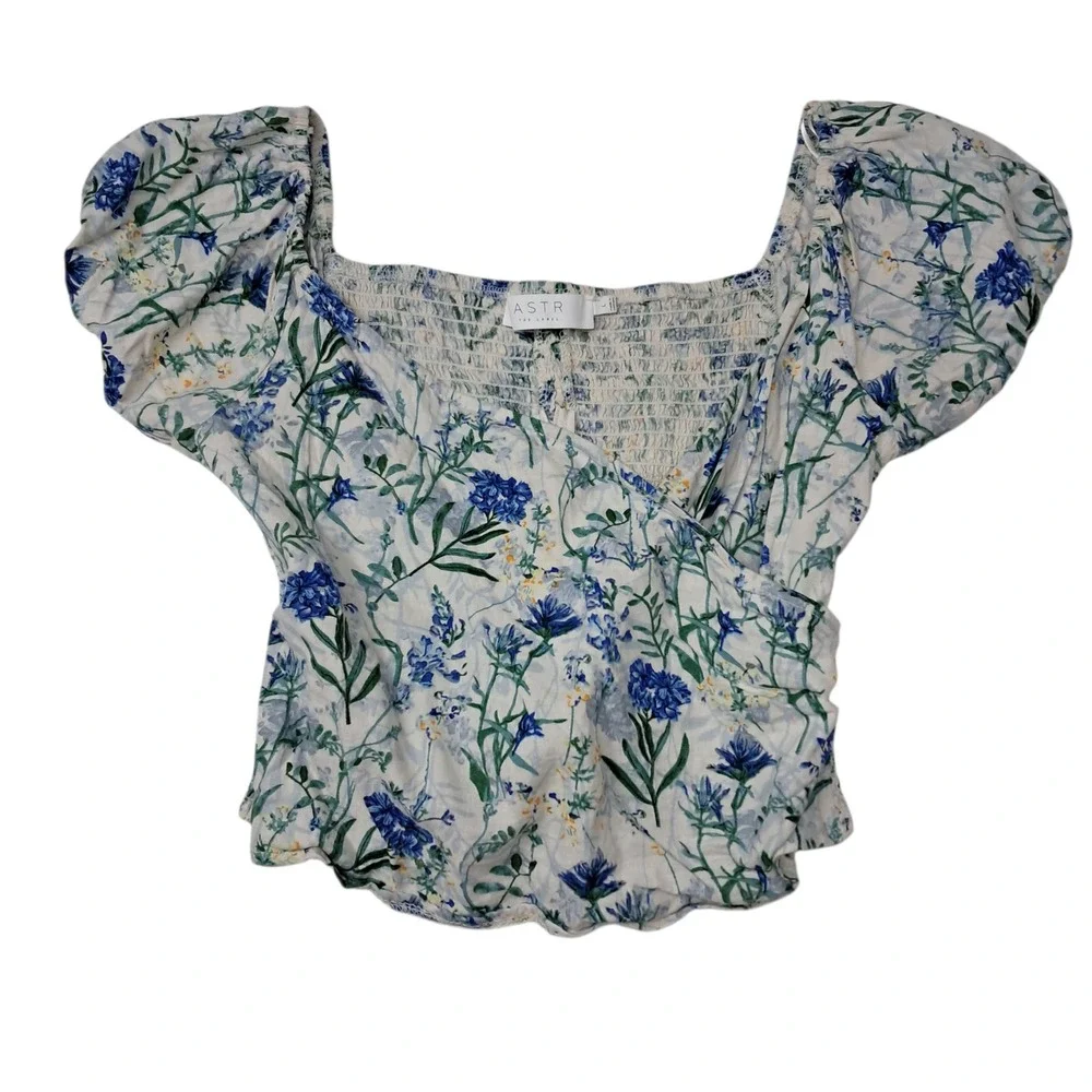 ASTR The Label Top Women's Large Blue Floral Puff Sleeve Smocked Linen Cottage